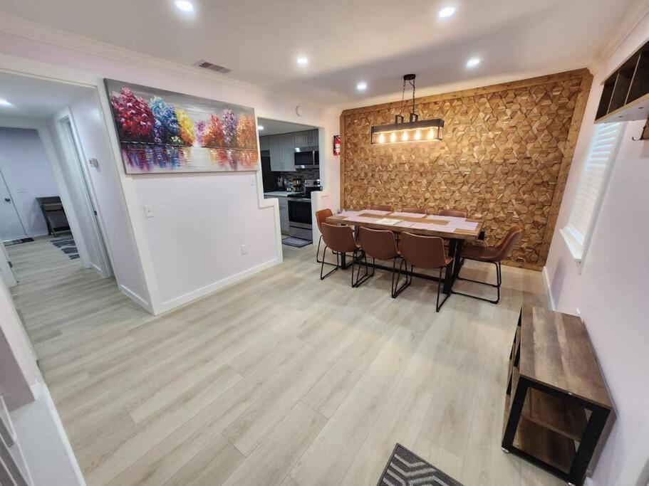 Modern Island Serenity!-Pet-Friendly Villa Хилтън Хед Айлънд Екстериор снимка